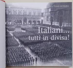 Italiani..tutti in divisa