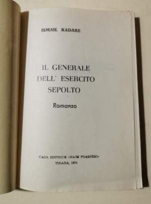 Il generale dell'esercito sepolto