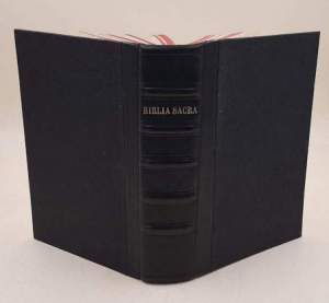 Biblia Sacra Juxta vulgatam clementinam divisionibus, summariis et concordantiis ornata..