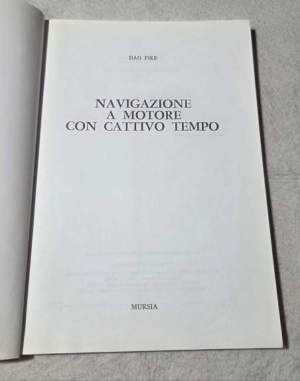 Navigazione a motore con cattivo tempo