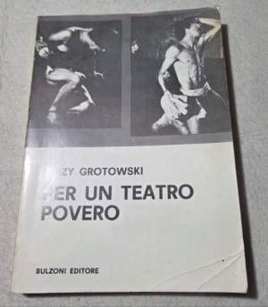 Per un teatro povero