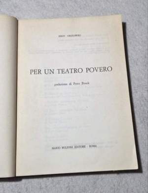 Per un teatro povero
